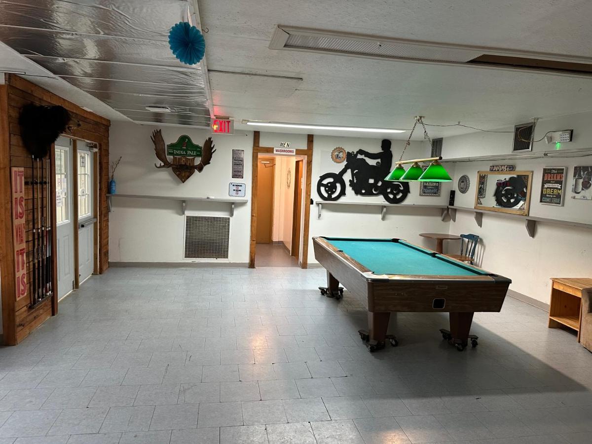 North Adventure Inn Cochrane Екстериор снимка