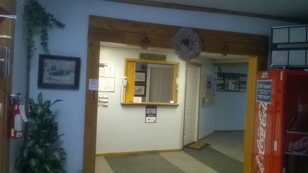 North Adventure Inn Cochrane Екстериор снимка